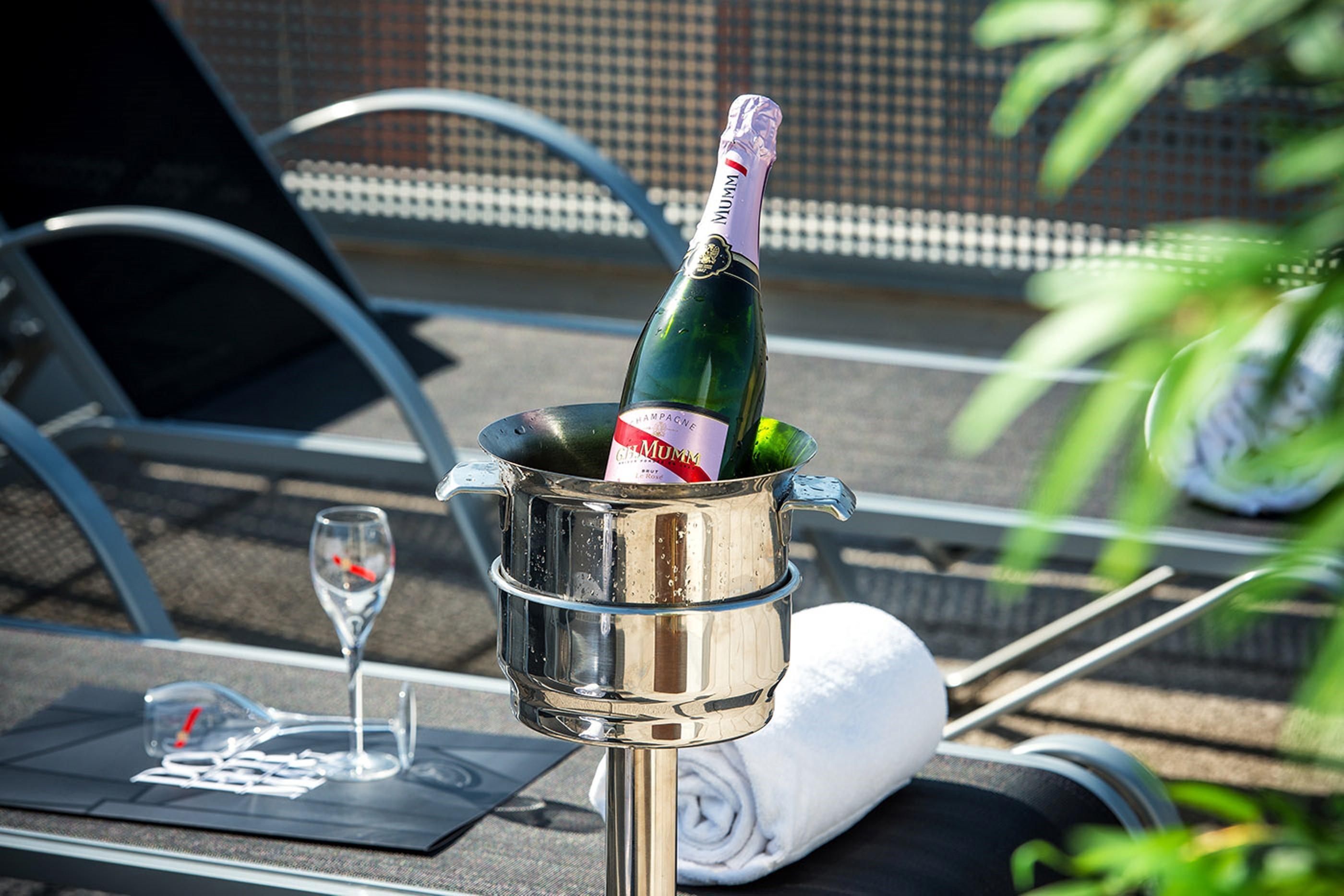 Neomagna Madrid Hotel Ngoại thất bức ảnh