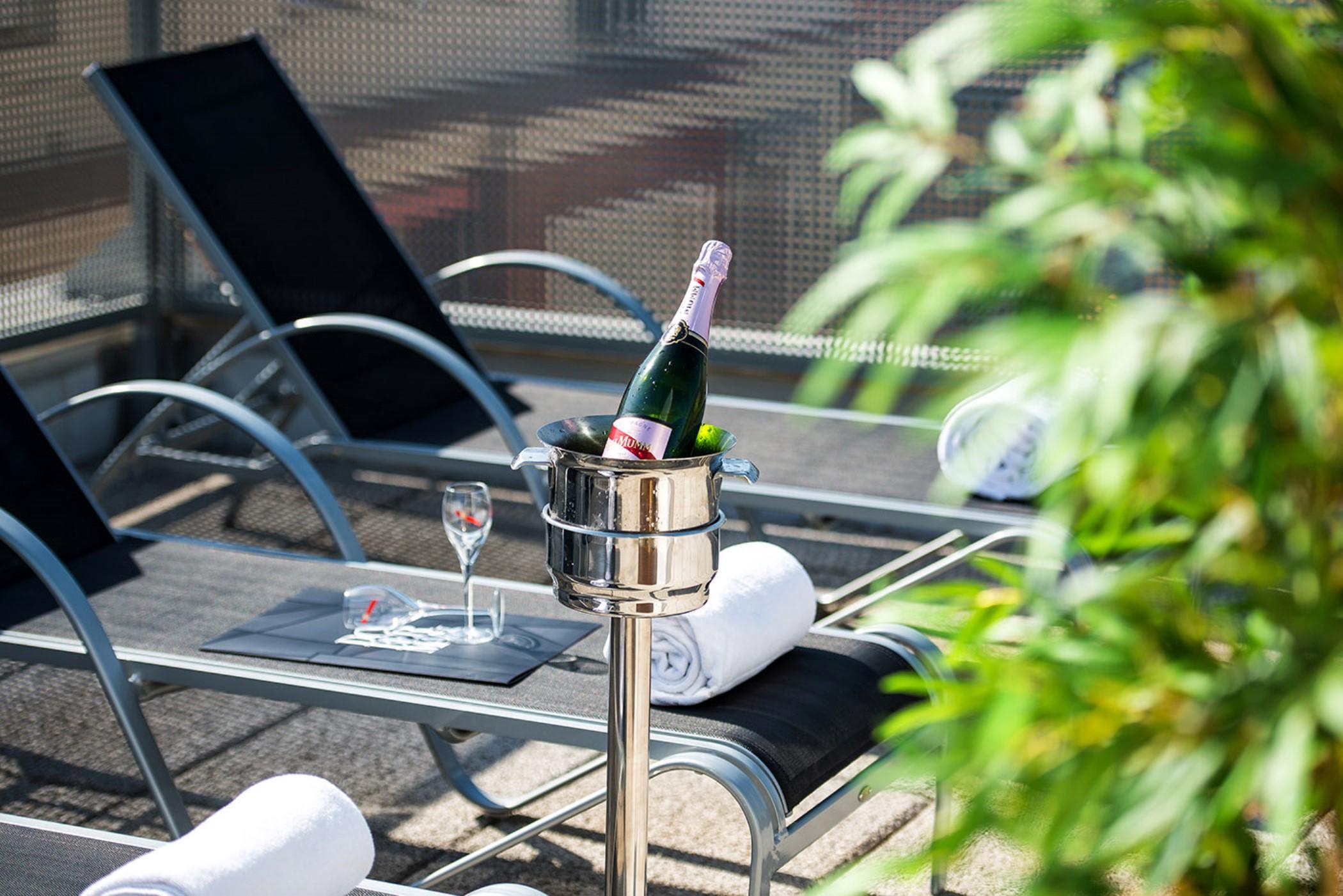 Neomagna Madrid Hotel Ngoại thất bức ảnh