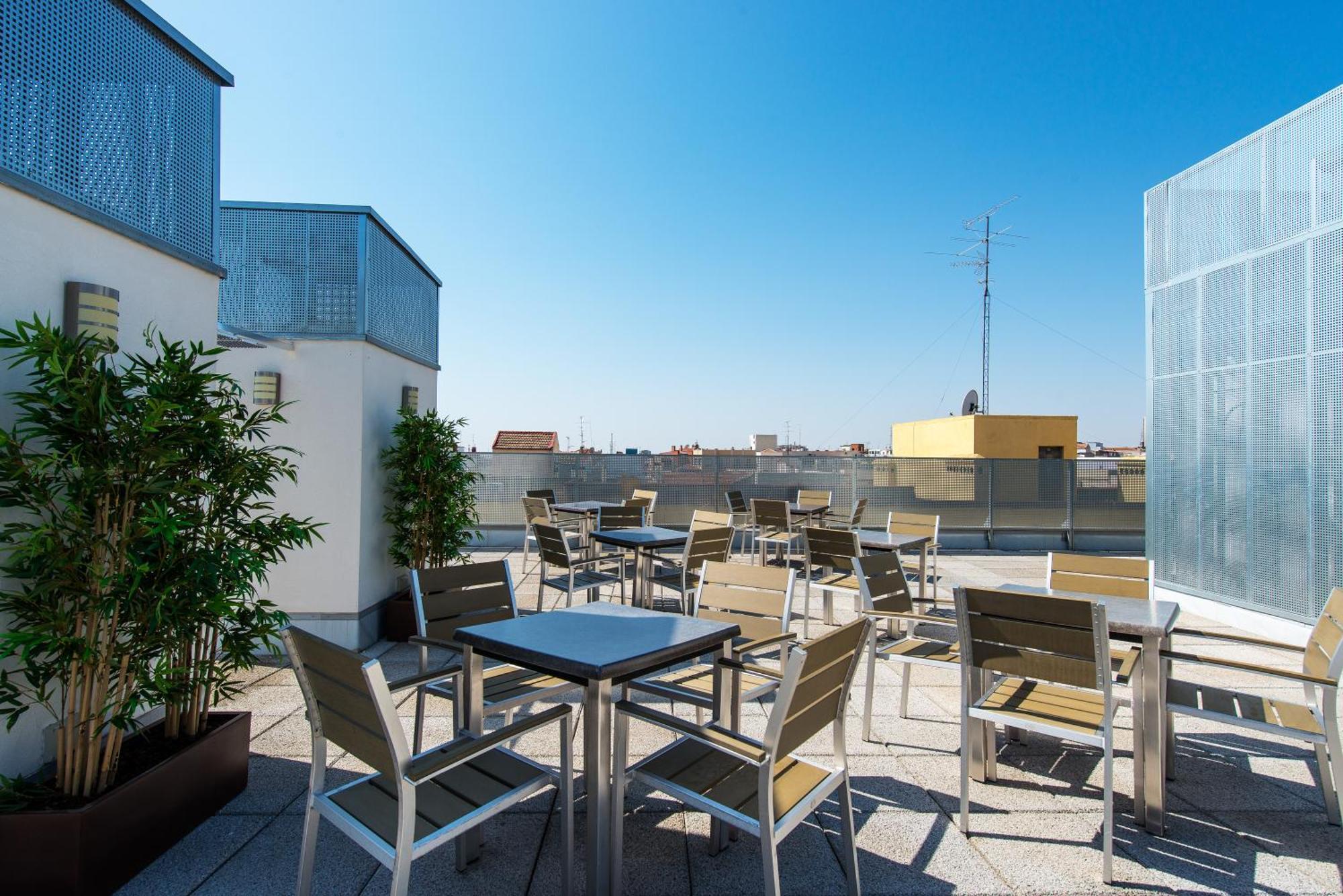 Neomagna Madrid Hotel Ngoại thất bức ảnh