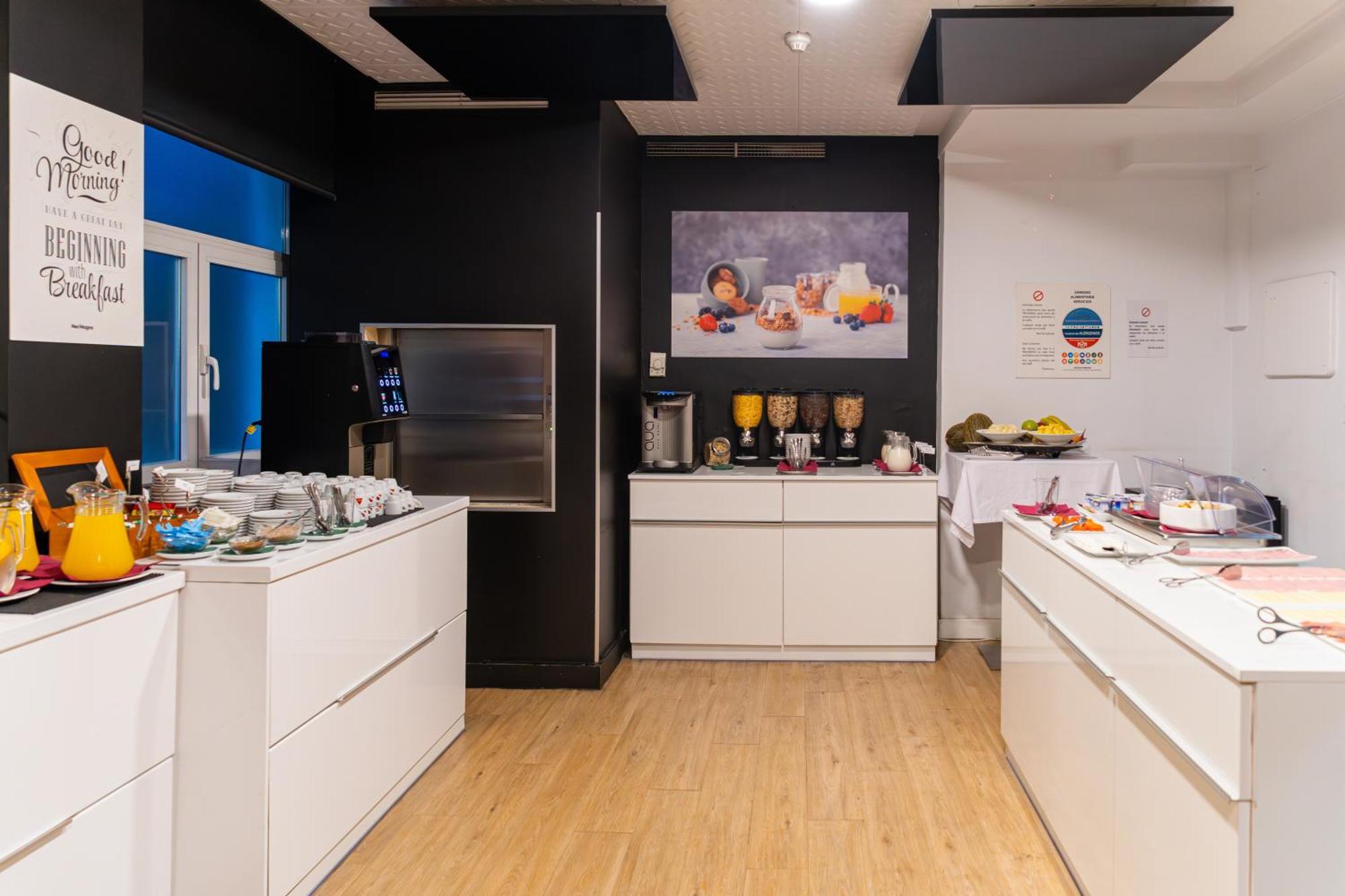 Neomagna Madrid Hotel Ngoại thất bức ảnh