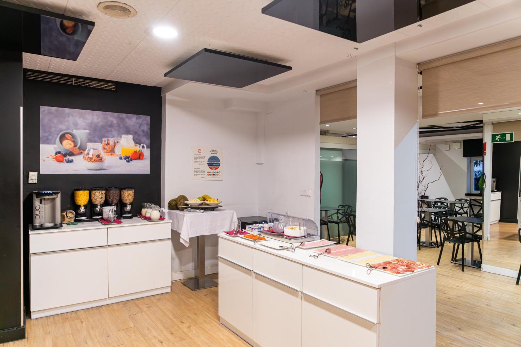 Neomagna Madrid Hotel Ngoại thất bức ảnh