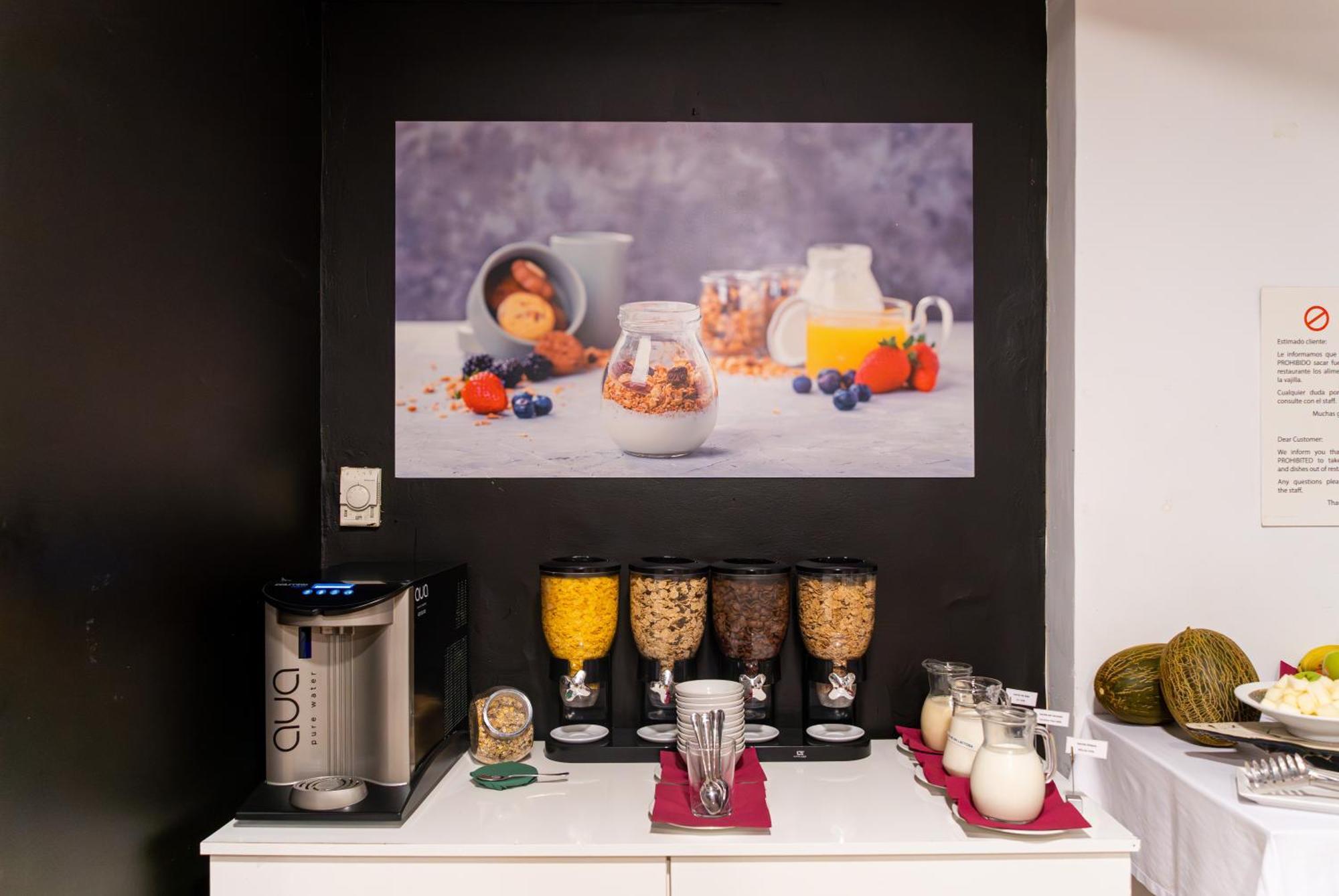 Neomagna Madrid Hotel Ngoại thất bức ảnh