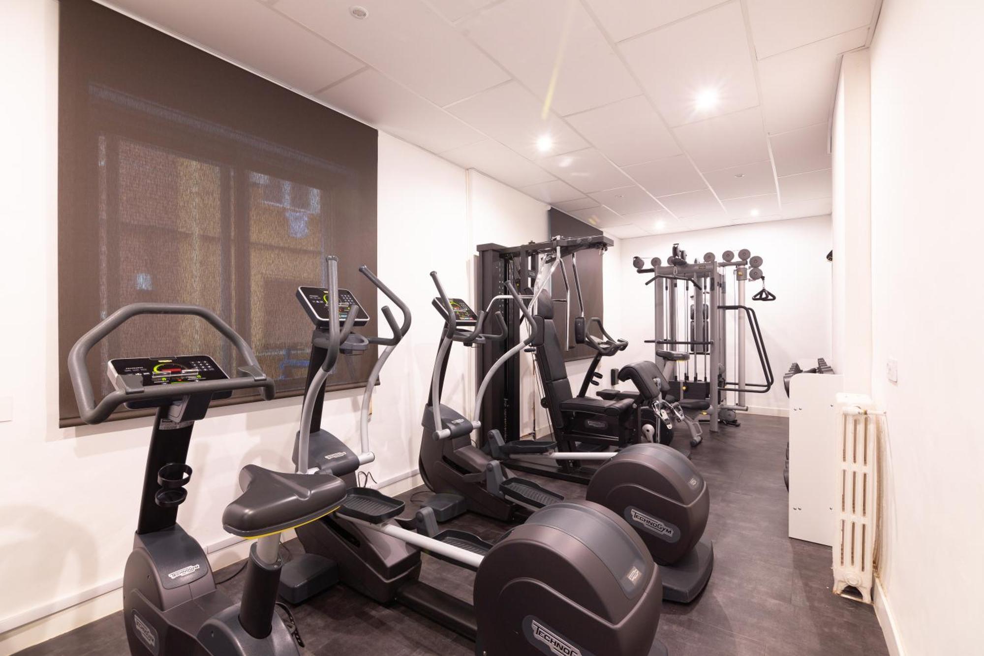 Neomagna Madrid Hotel Ngoại thất bức ảnh