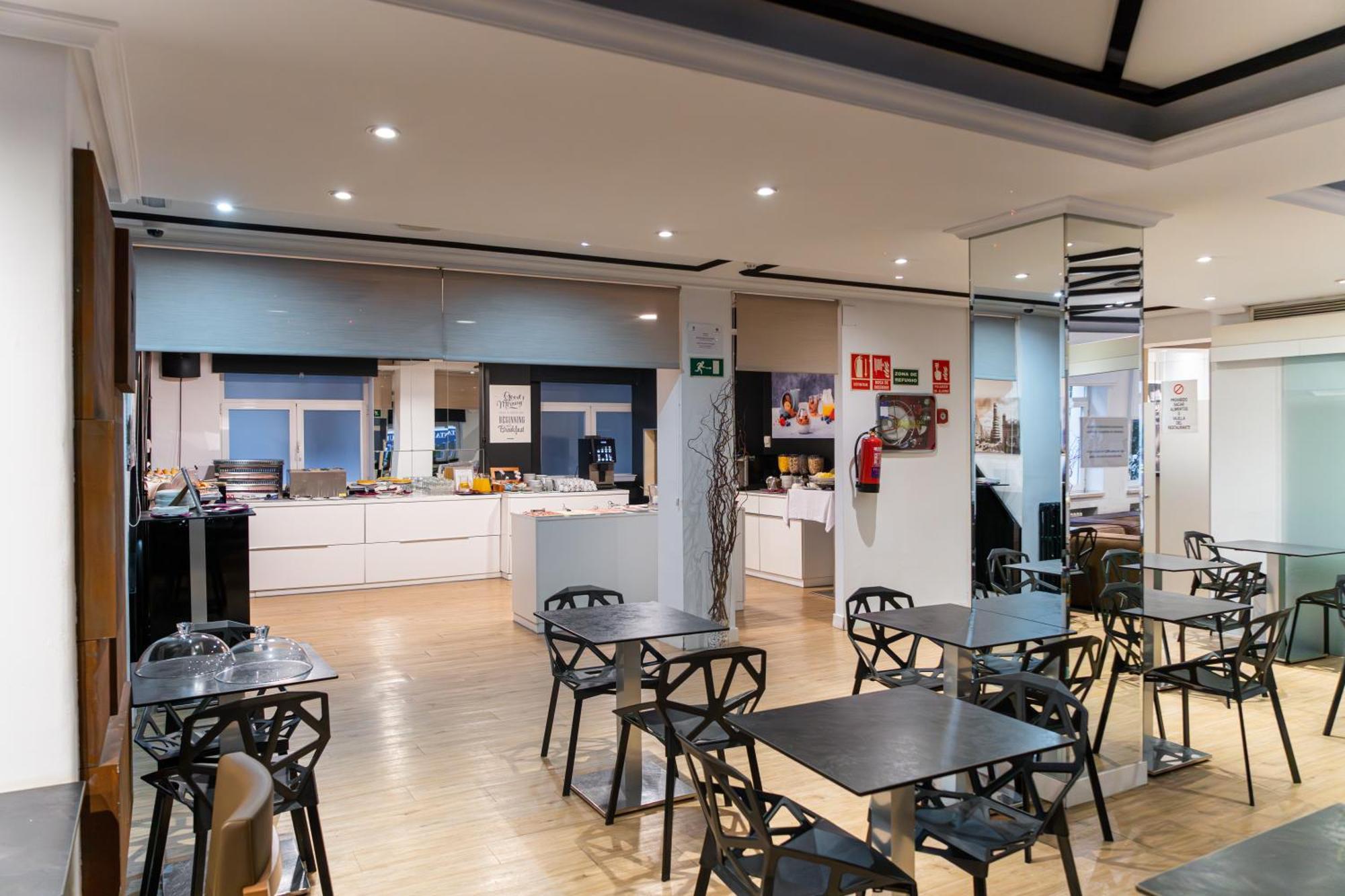 Neomagna Madrid Hotel Ngoại thất bức ảnh
